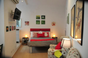 CARDINAL STUDIO - central, quite, comfortable, 2 steps from Vatican & Ottaviano metro, raised ground floor with 3 windows facing courtyard, in the most vibrant area of P R A T I wealthy, secure distri